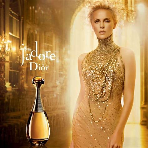 histoire du parfum j'adore de dior|j'adore Dior perfume model.